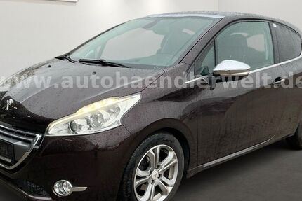 Peugeot 208 136.977 km 2.499 &euro; Brehna 06796