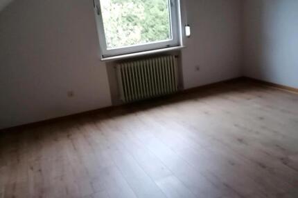 3-Zi. Dachgeschoss Wohnung zimmer