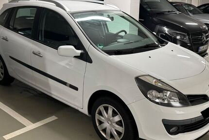 Renault Clio 85.000 km 2.999 &euro; Frankfurt 60326