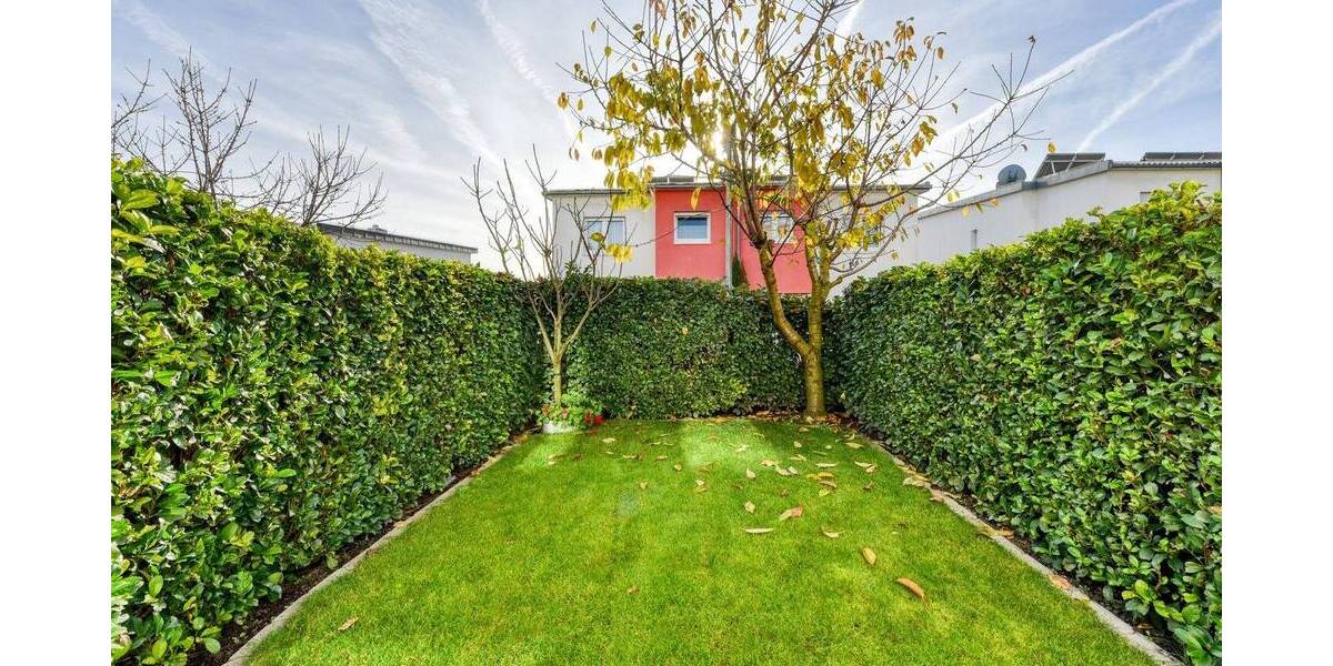 +++ 1-Fam.-DHH mit Garage, Stellplatz & Sauna - teilmöbliert inkl. EBK - ruhig, grün, gehoben - mind. 2 & max. 3 Jah... 5 zimmer