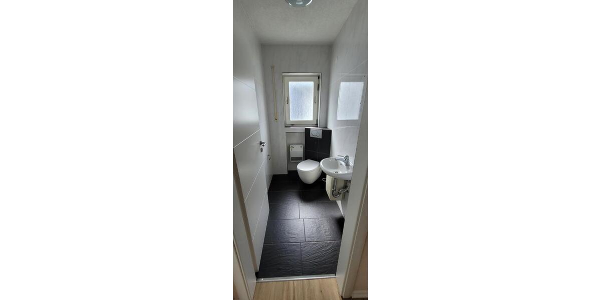 Dachgeschoßwohnung Bretten - 3 Zimmer, 102 m&sup2;, 1.070&euro; | Angebot:25044501