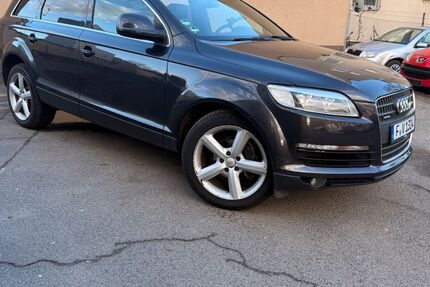 Audi Q7 278.000 km 8.900 &euro; FRANKFURT 65933