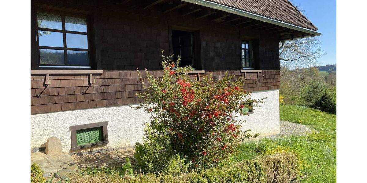 Einfamilienhaus Bonndorf im Schwarzwald Brunnadern - 8 Zimmer, 181 m&sup2;, 450.000&euro; | Angebot:26379865