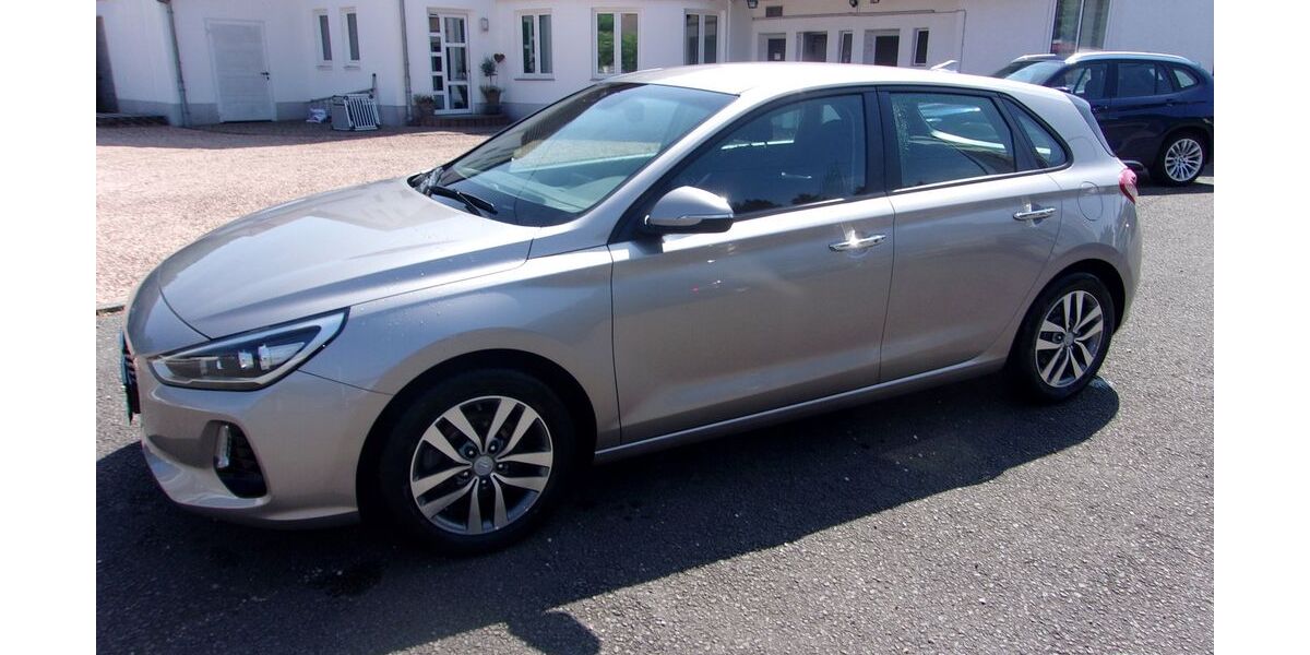 Hyundai i30 73.400 km 13.900 &euro; Bruchmühlbach 66892