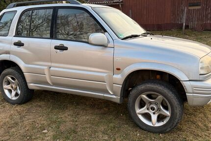 Suzuki Grand Vitara 228.000 km 2.999 &euro; Floß 92685