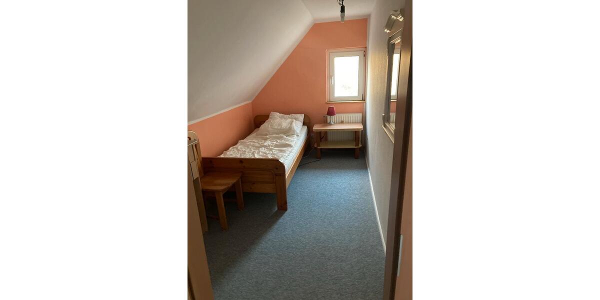 Dachgeschoßwohnung Westerstede - 5 Zimmer, 70 m&sup2;, 700&euro; | Angebot:25406441