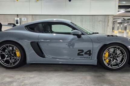 Porsche Cayman 2.400 km 155.000 € Achern 77855