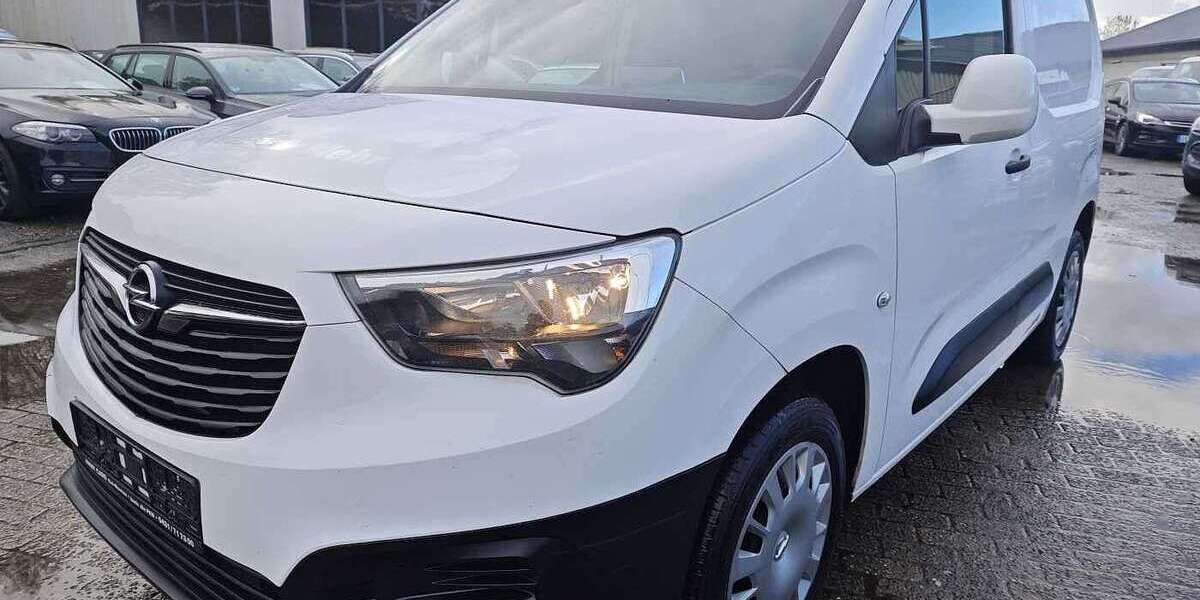 Opel Combo 221.000 km 6.999 &euro; Kiel 24145