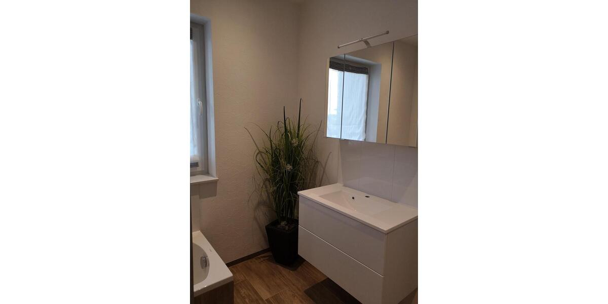 Doppelhaushälfte Langenselbold - 6 Zimmer, 140 m&sup2;, 2.100&euro; | Angebot:24706638