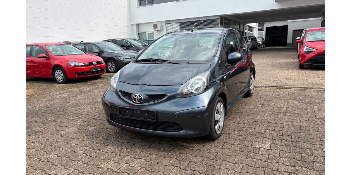 Toyota Aygo (X) 136.436 km 1.995 &euro; Stuttgart 70597