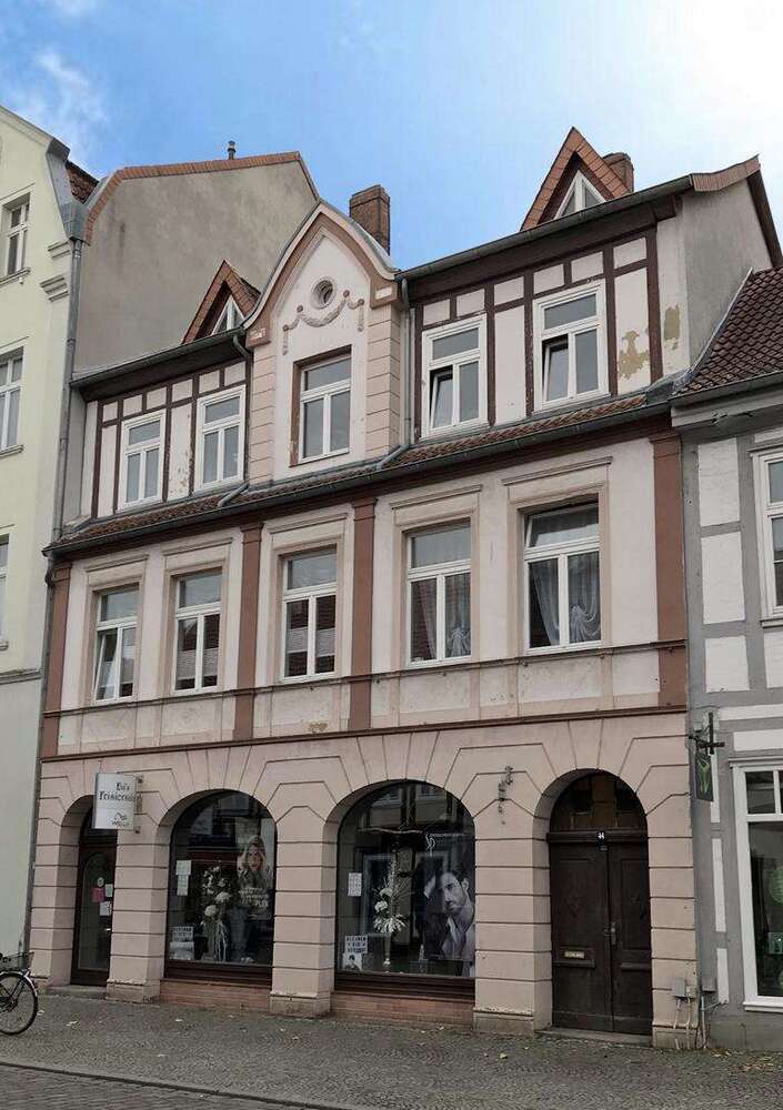 Haus zum Kaufen in Salzwedel 398.000 € 360 m²