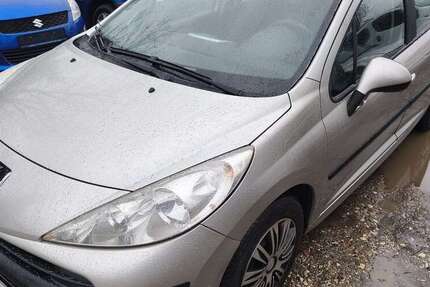 Peugeot 207 100.000 km 1.970 &euro; Berlin - Pankow 13127