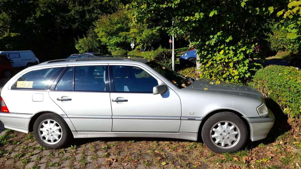 Mercedes-Benz 180 193.422 km 6.350 &euro; Garmisch-Partenkirchen, M 82467