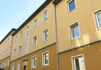 Frisch renovierte 3-Zi.-Whg. mit Tageslichtbad und Dielenboden