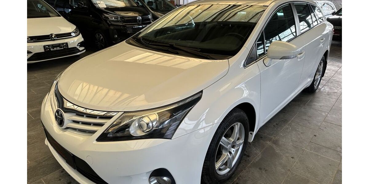 Toyota Avensis 154.450 km 7.599 &euro; Versmold 33775