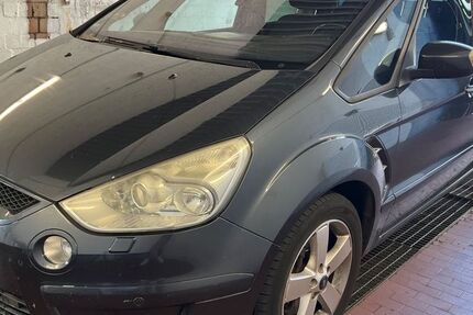 Ford S-Max 145.778 km 4.999 &euro; Bargteheide 22941