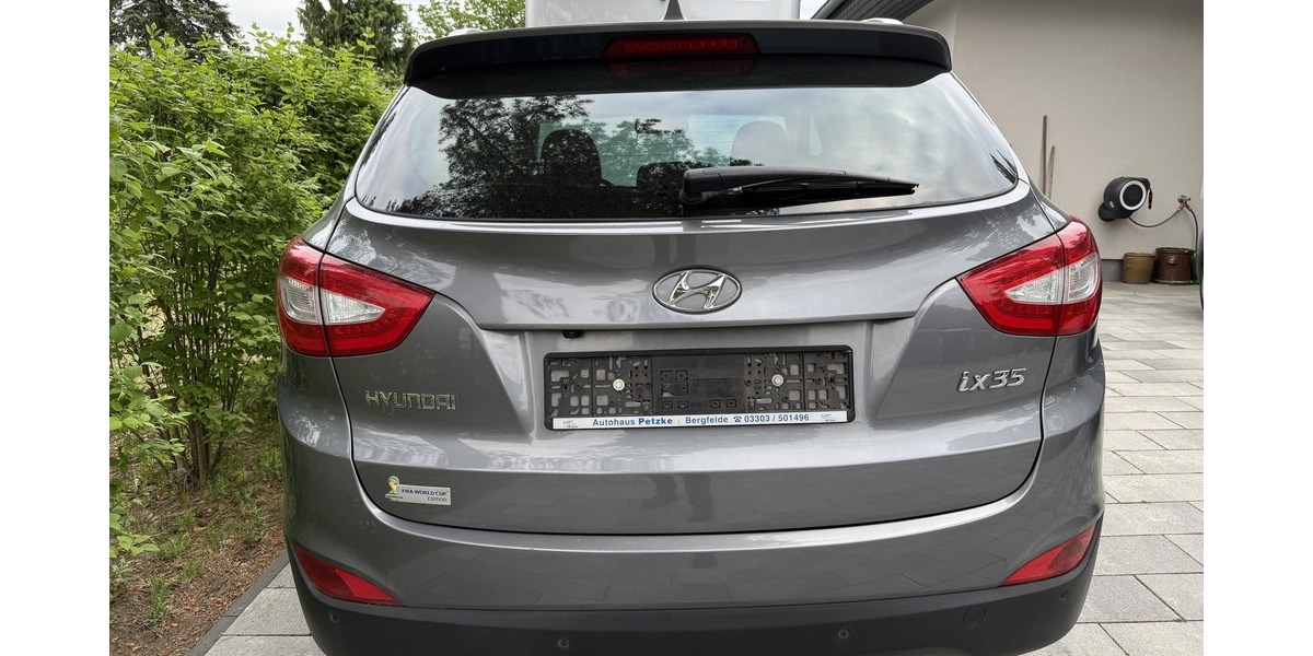 Hyundai ix35 FIFA World Cup Edition 1. Hand Scheckheft 59.950 km 9.999 &euro; Berlin 10247