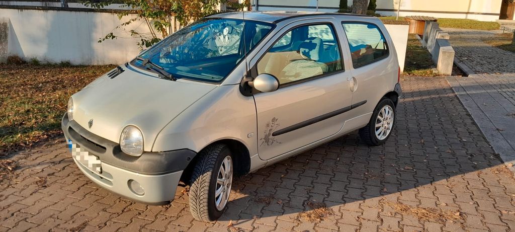 Renault Twingo 84.723 km 2.450 &euro; Kirchheim 85551