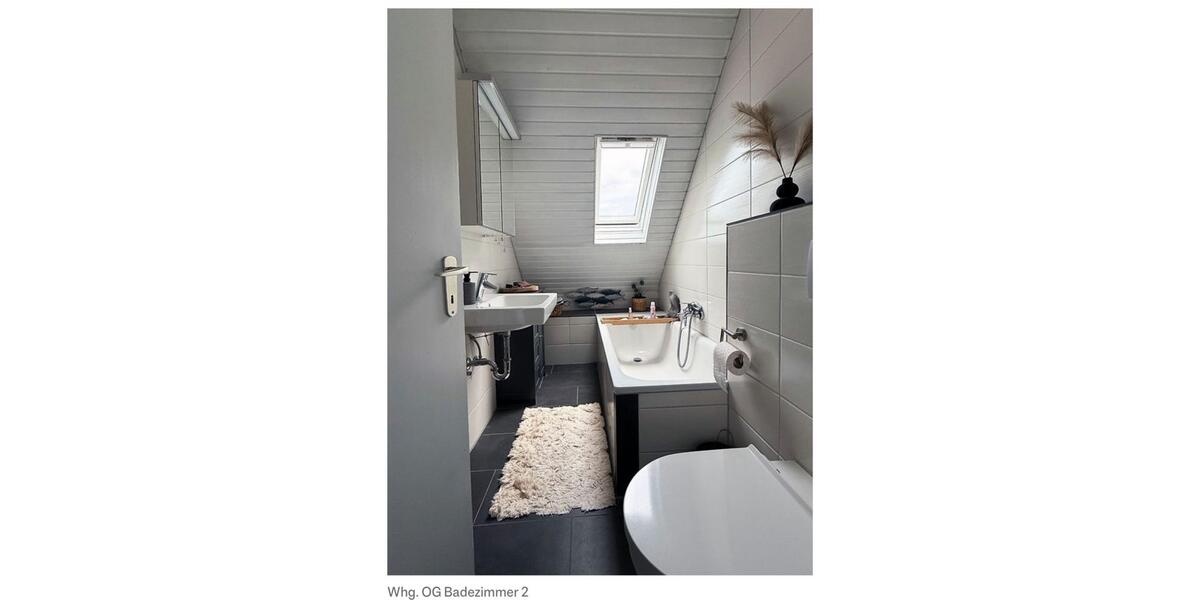 Dachgeschoßwohnung Hamminkeln - 4 Zimmer, 98 m&sup2;, 930&euro; | Angebot:25421963