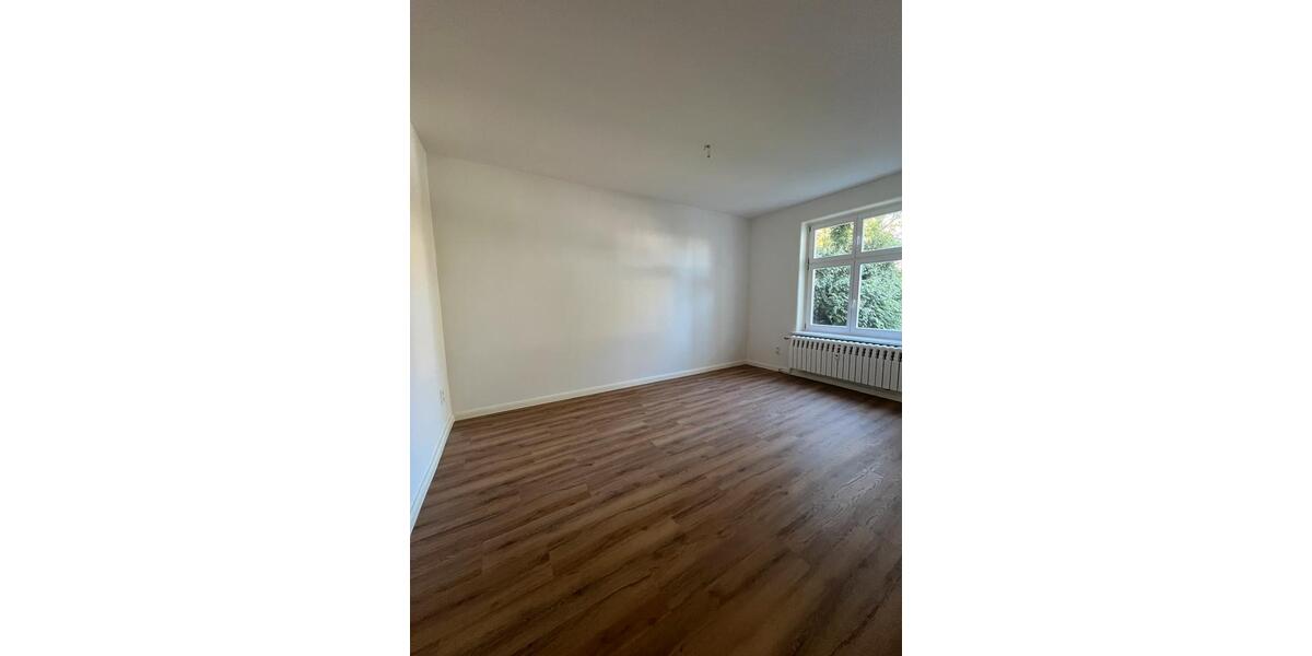 Erdgeschoßwohnung Güstrow - 4 Zimmer, 112 m&sup2;, 1.000&euro; | Angebot:26406513