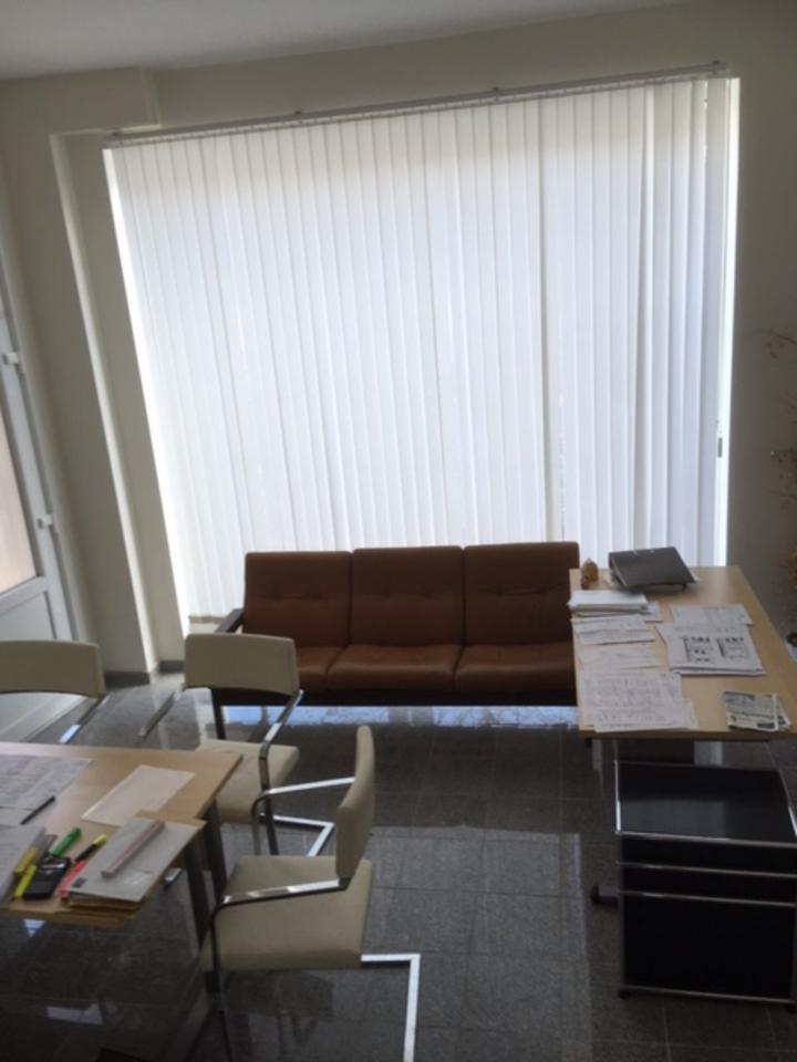 Ladenfläche mit Schaufenster und 2-ZKB-Wohnung Innenstadt Kassel zimmer