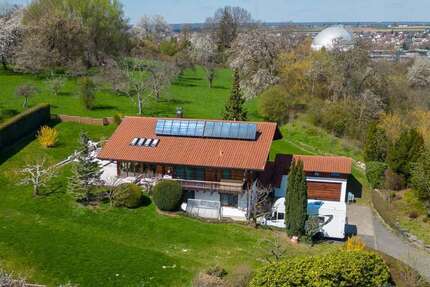 Haus zum Mieten in Reutlingen 2.800 € 205 m² 4 zimmer