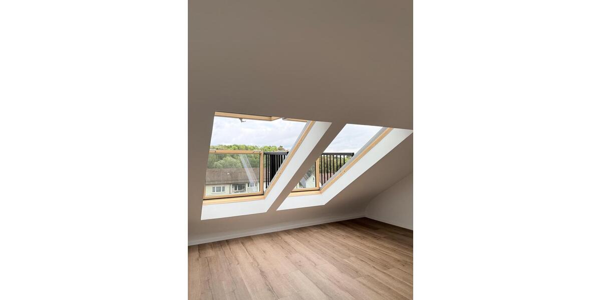 Dachgeschoßwohnung Esslingen am Neckar Oberesslingen - 2.5 Zimmer, 59 m&sup2;, 990&euro; | Angebot:25379019