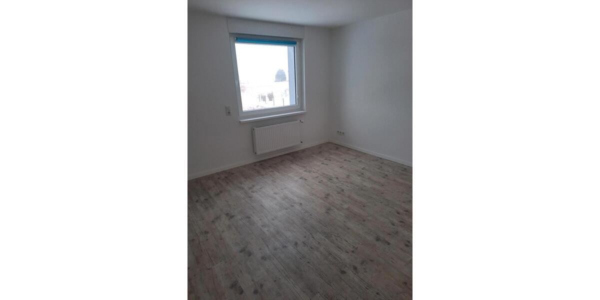 DG- Wohnung 900€ Kaltmiete... 3 zimmer