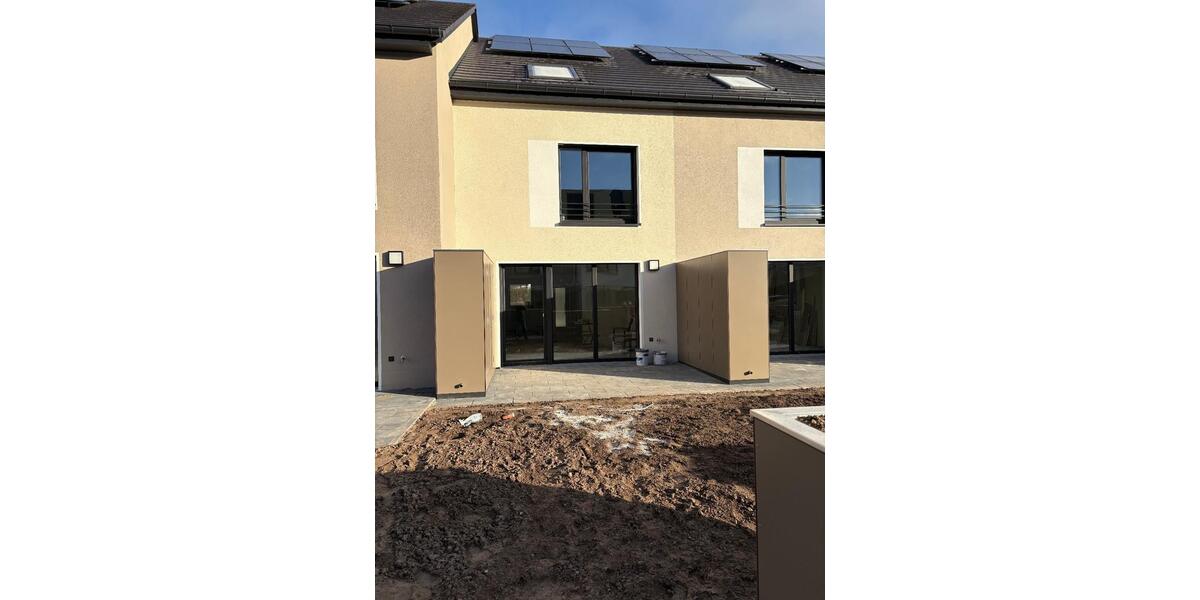 Neubau-Reihenhaus in Fürth-Burgfarrnbach mit Einbauküche 5 zimmer