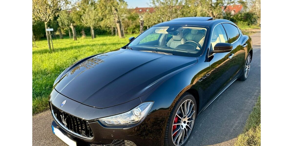 Maserati Ghibli 98.000 km 28.900 &euro; Frankfurt 60433