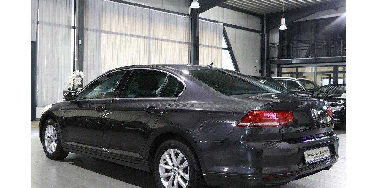 VW Passat 1.4 TSI Comfortline NAVI-DM+APPLE+ANDROID 159.000 km 11.888 &euro; Hamm 59077
