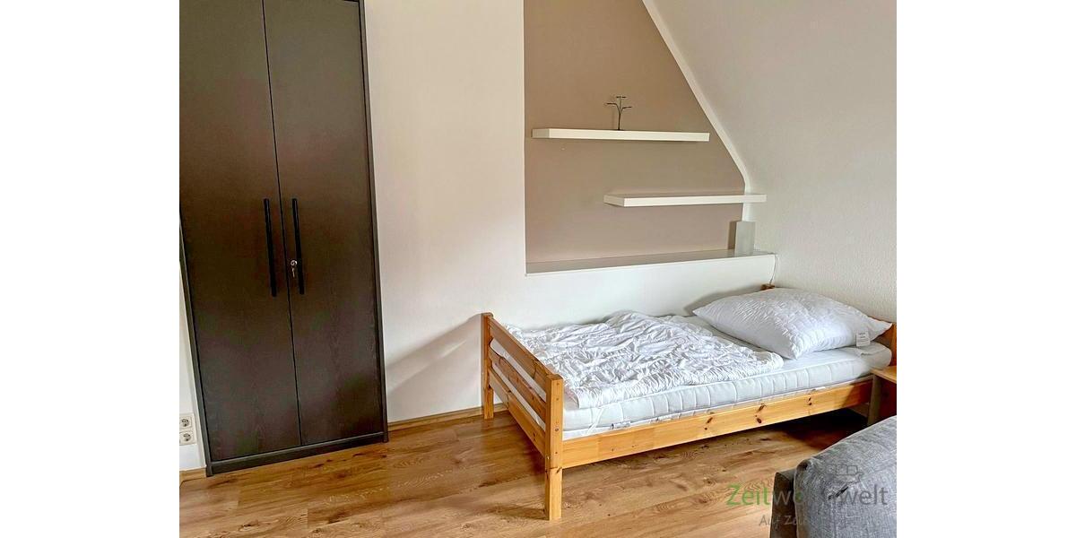 (EF0170_Y) Erfurt: Löbervorstadt, möbliertes Zimmer in schöner Wohnlage im DG mit eigenem Bad, an Wochenendheimfahrer - Zimmer Erfurt Löbervorstadt | Angebot:27322855