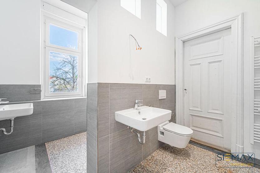 ***Zeitlose Eleganz trifft modernen Wohnkomfort*** 8 Zimmer Wohnung in Augsburg zimmer