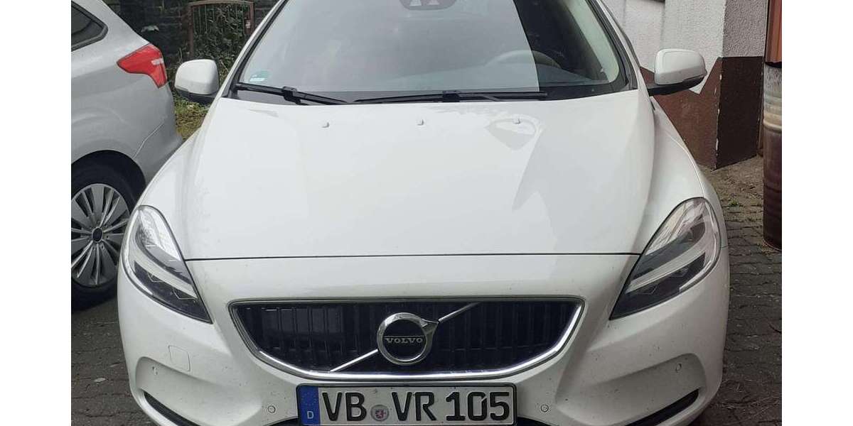 Volvo V40 111.000 km 14.000 &euro; Schotten 63679