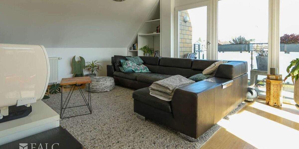 Etagenwohnung Grevenbroich Stadtmitte - 4 Zimmer, 110 m&sup2;, 349.000&euro; | Angebot:25645446