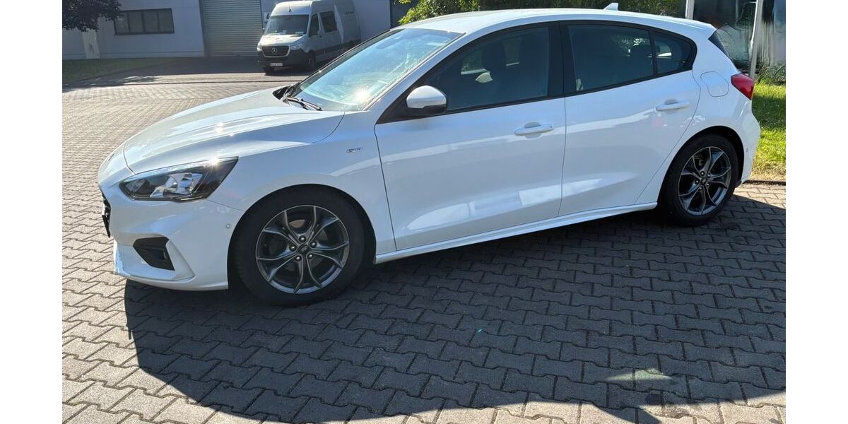 Ford Focus 87.855 km 15.940 &euro; Sinzig 53489