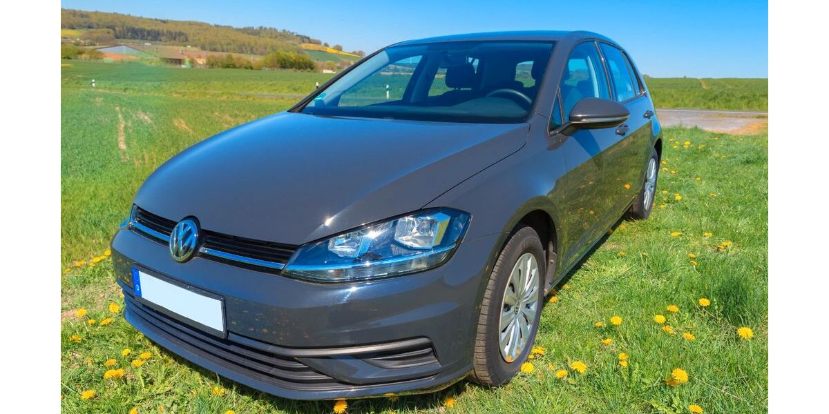 VW Golf 54.000 km 10.600 &euro; Grebenau 36323