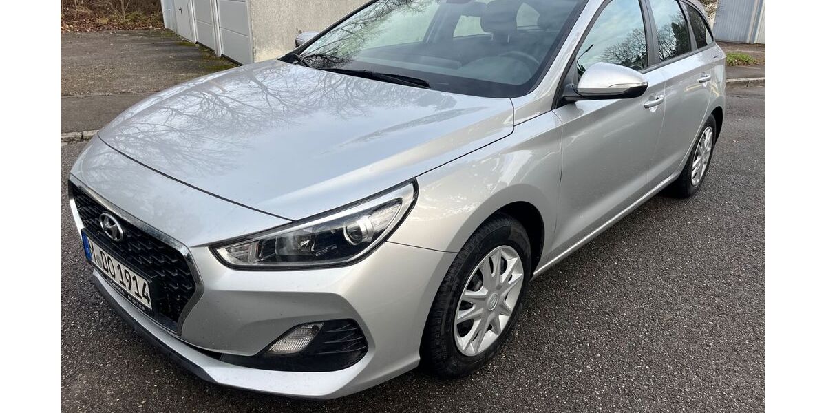 Hyundai i30 126.333 km 9.999 &euro; München 81929