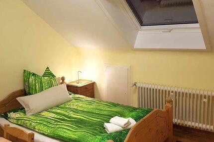 Möbliertes Zimmer in einer 3 Zimmer WG