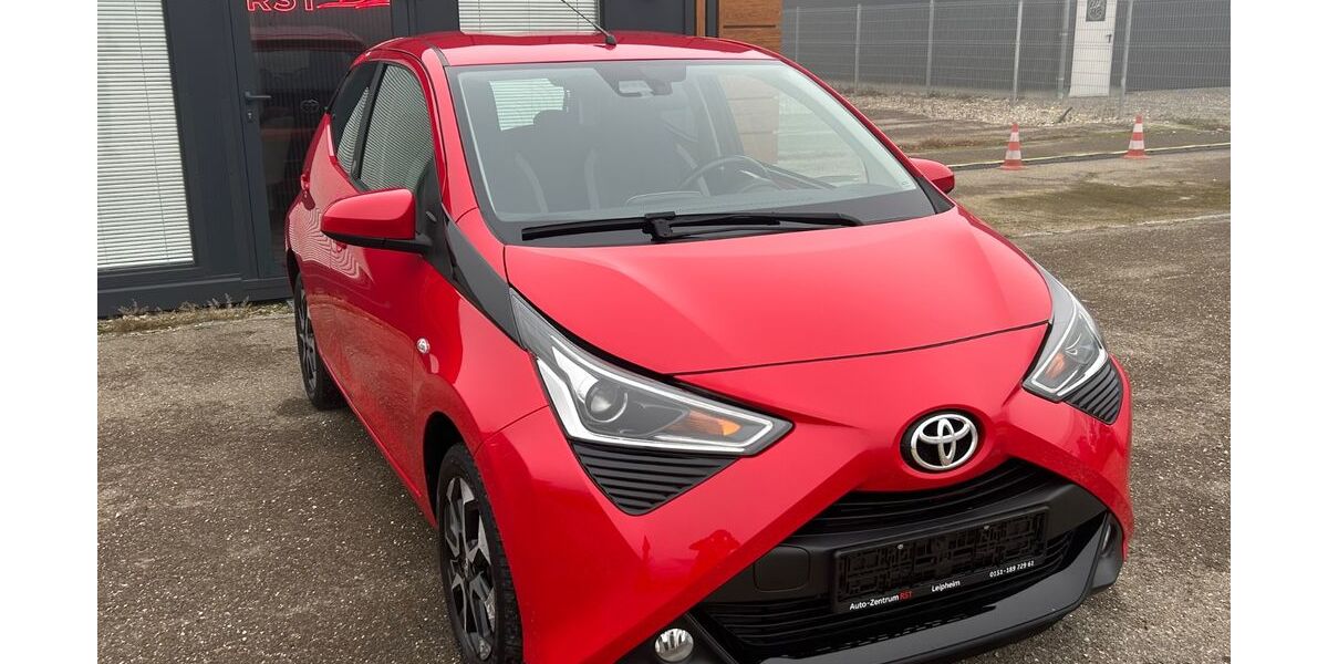 Toyota Aygo (X) 61.400 km 9.900 € Leipheim 89340