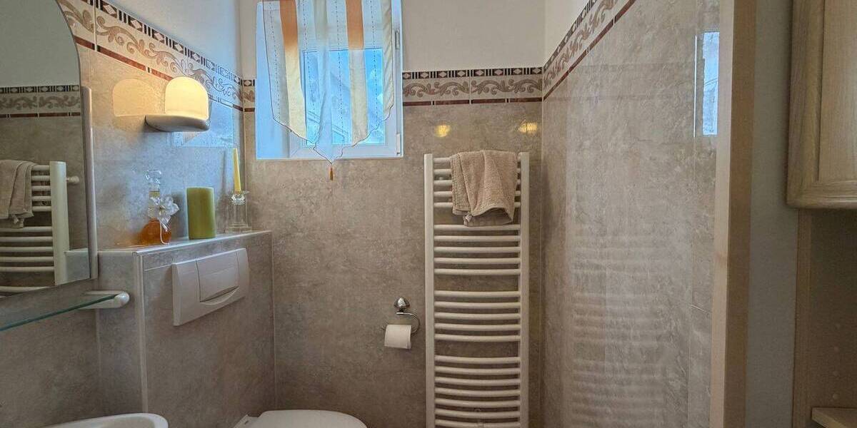 Einfamilienhaus Waldkraiburg - 6 Zimmer, 245 m&sup2;, 850.000&euro; | Angebot:26554757