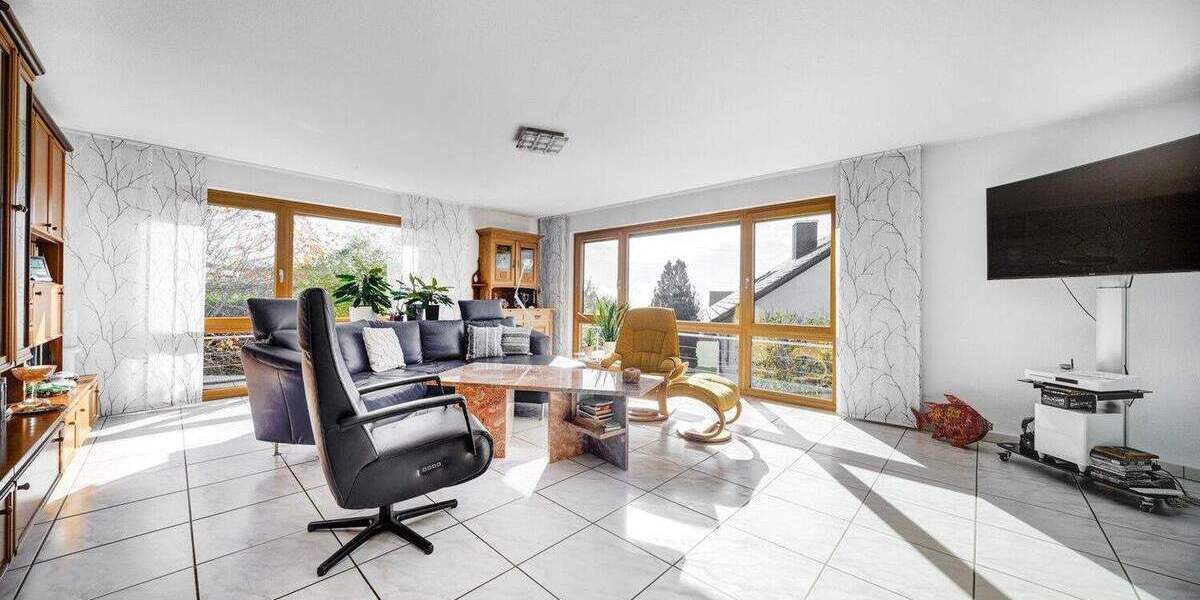 Einfamilienhaus Tengen - 8 Zimmer, 231 m&sup2;, 595.000&euro; | Angebot:25690110