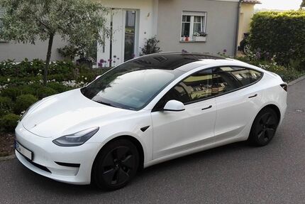 Tesla Model 3 34.900 km 29.100 &euro; Freudenburg (Trier-Saarburg) 54450