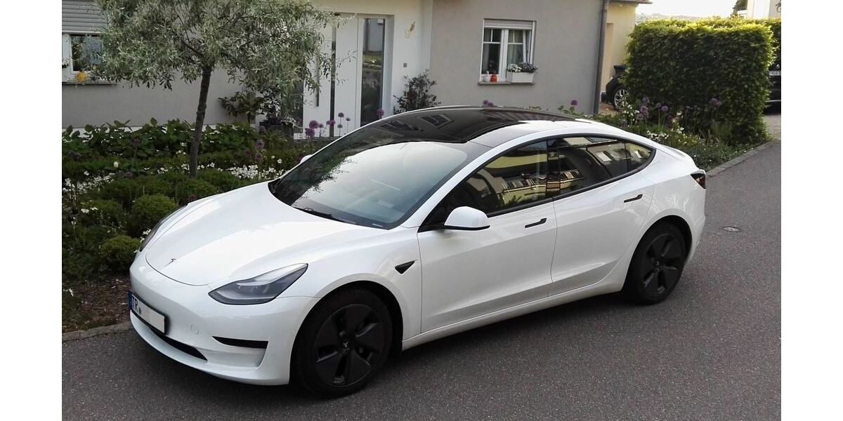 Tesla Model 3 34.900 km 29.100 &euro; Freudenburg (Trier-Saarburg) 54450