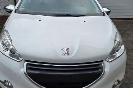 Peugeot 208 169.000 km 5.500 &euro; Bodenfelde 37194
