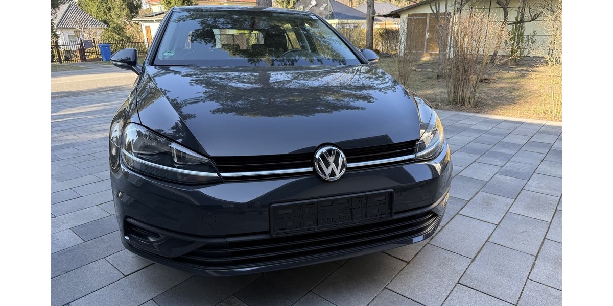 VW Golf VII Lim. Scheckh. Trendline BMT/Start-Stopp 69.950 km 13.300 &euro; Berlin 10247