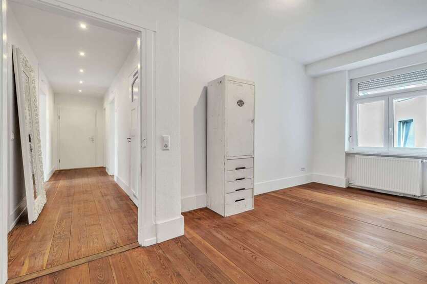 Wohnung zum Kaufen in Pforzheim 215.000 € 93 m² 4 zimmer