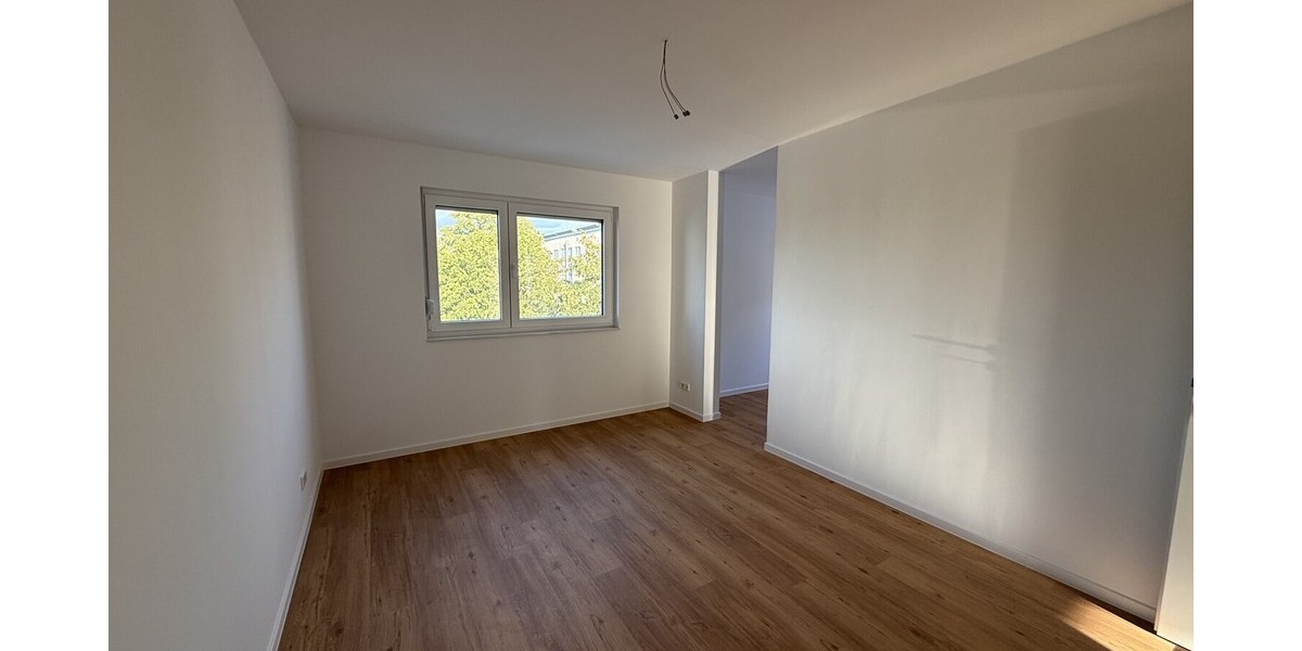 Lichtdurchflutetes Penthouse mit Sonnenterrasse und stilvollem Neubauflair - Einfamilienhaus Neubrandenburg Datzeberg | Angebot:27130830