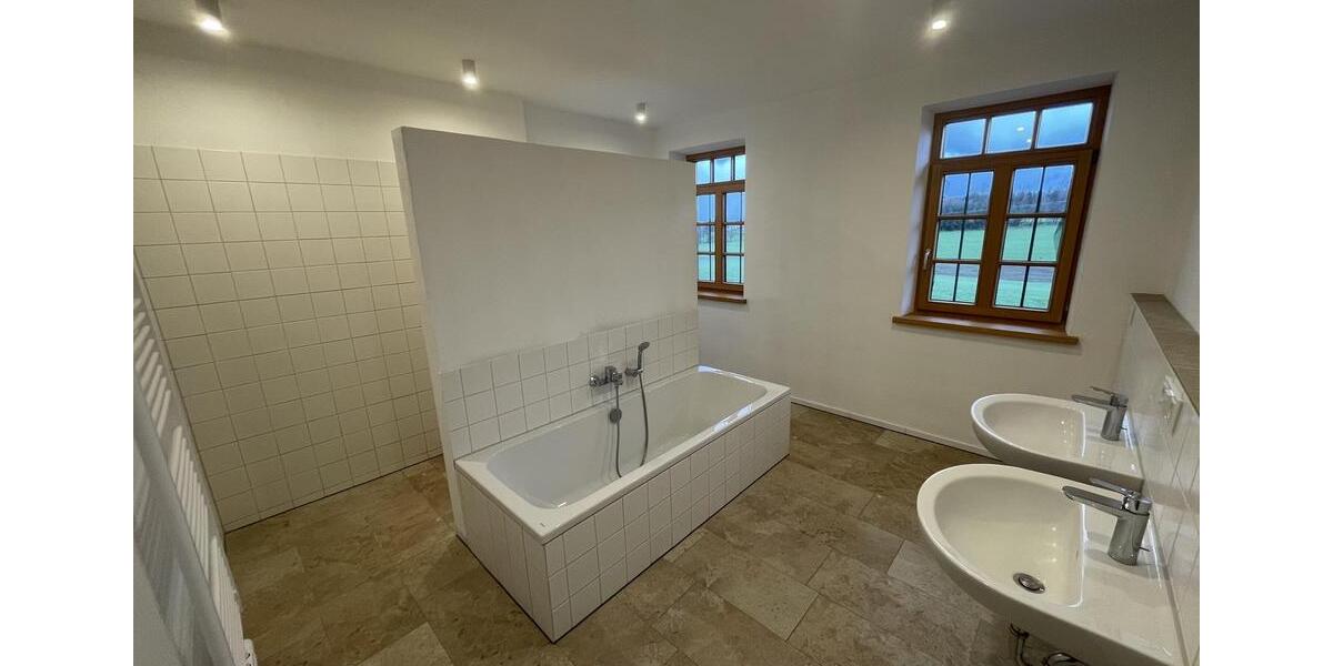 4 Zimmer Wohnung 1. OG 4 zimmer