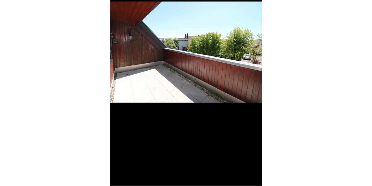 Dachgeschoßwohnung Kirchheim unter Teck - 2.5 Zimmer, 74 m&sup2;, 830&euro; | Angebot:26316441